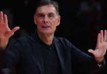 Μπαρτζώκας: «Δύσκολο να παίζεις εδώ, χαμηλοτάβανο γήπεδο με πολύ καπνό»